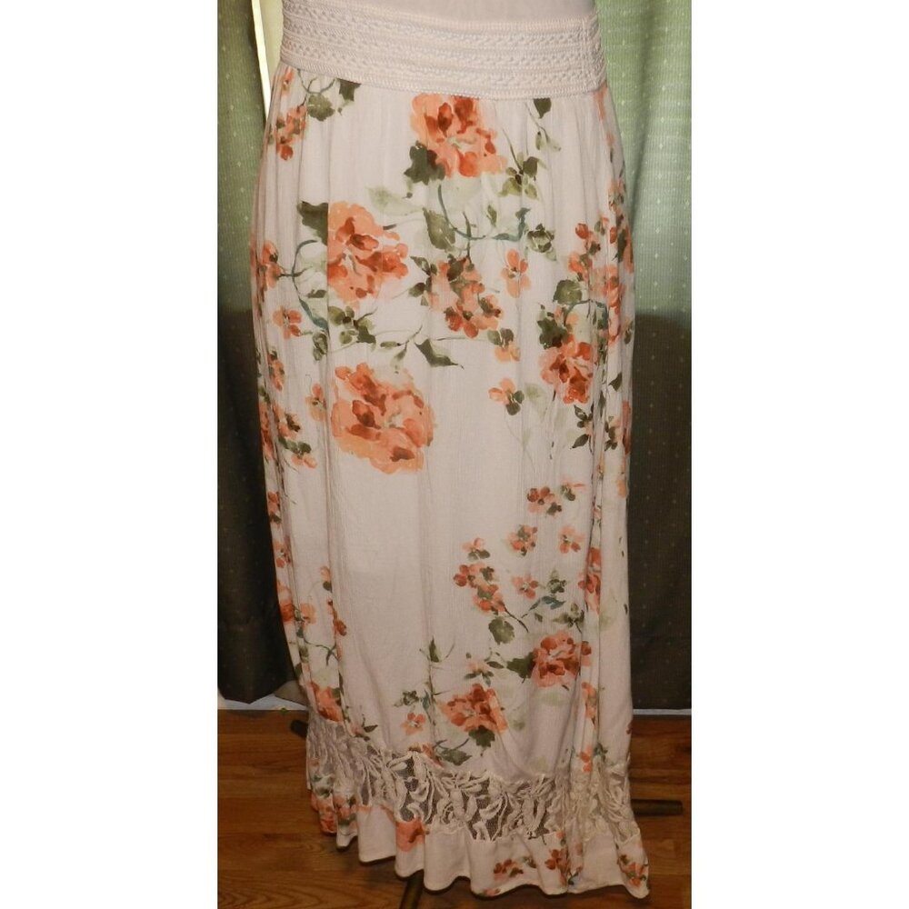 Robert Louis size Large rayon floral lace detailed skirt 41" in length
